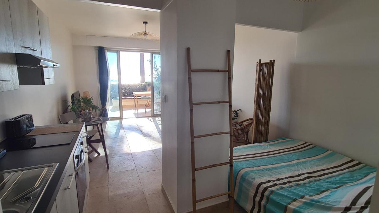 Ti Caz Kreol - Juan Plages Les Pieds Dans L'Eau Apartment Luaran gambar